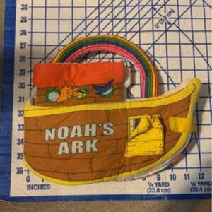 Vintage 2001 Noah’s Ark Cloth Book